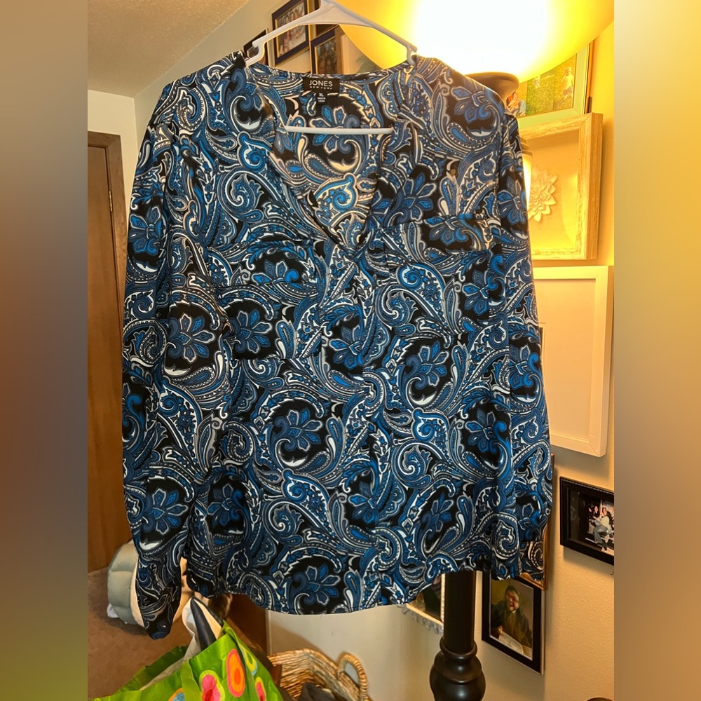 Women’s long sleeve printed Jones New York blouse size XL